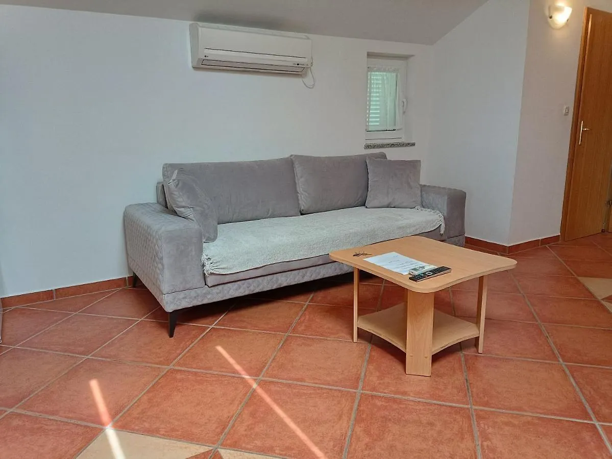 Villa Bionda Malinska Apartamento